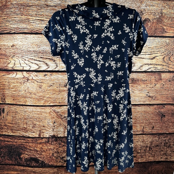 Floral Blue Wrap Dress - Picture 6 of 11